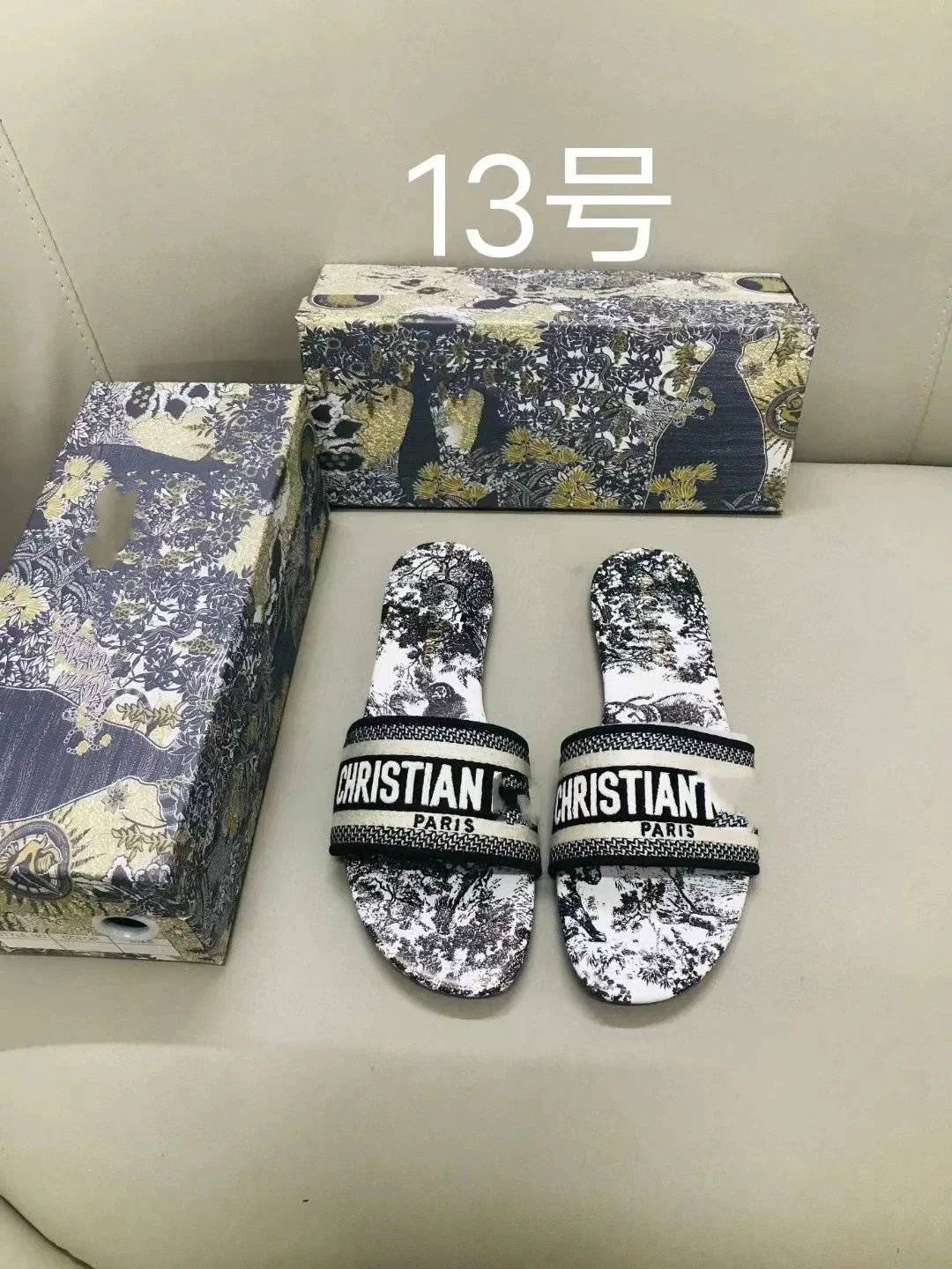 Burberry slippers - Thumbnail 9