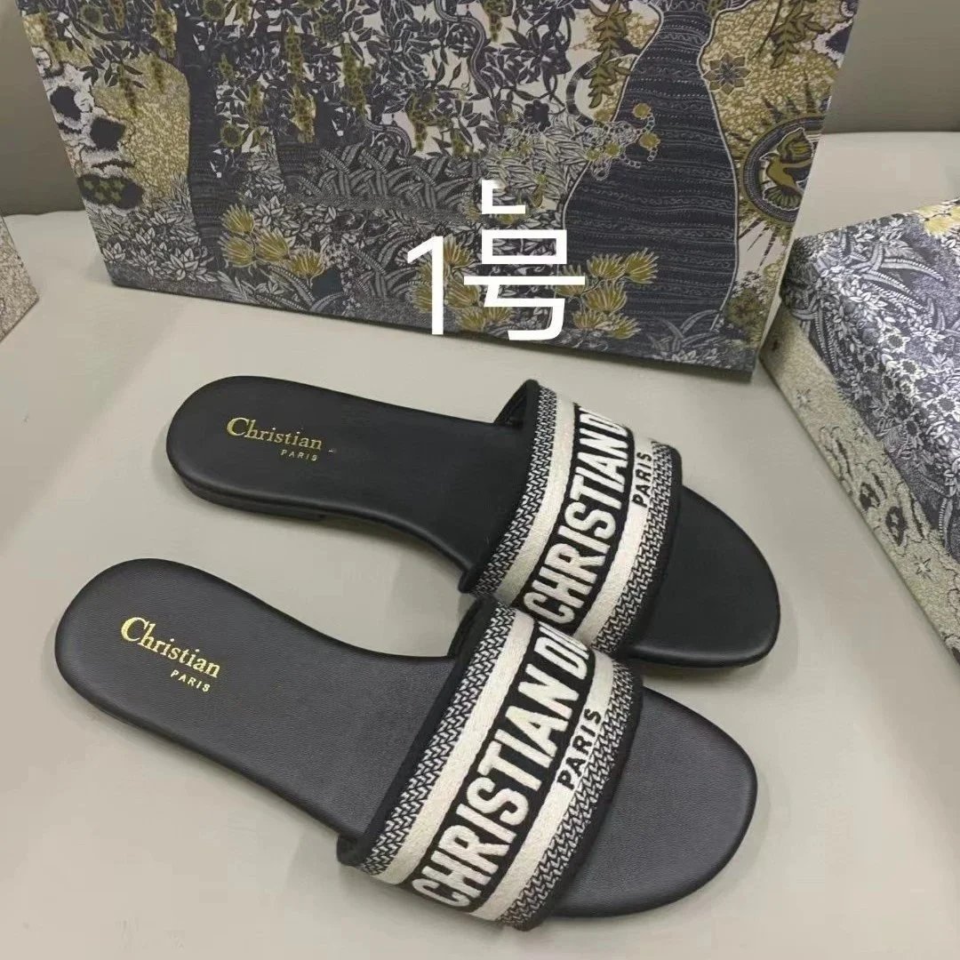 Burberry slippers - Thumbnail 2
