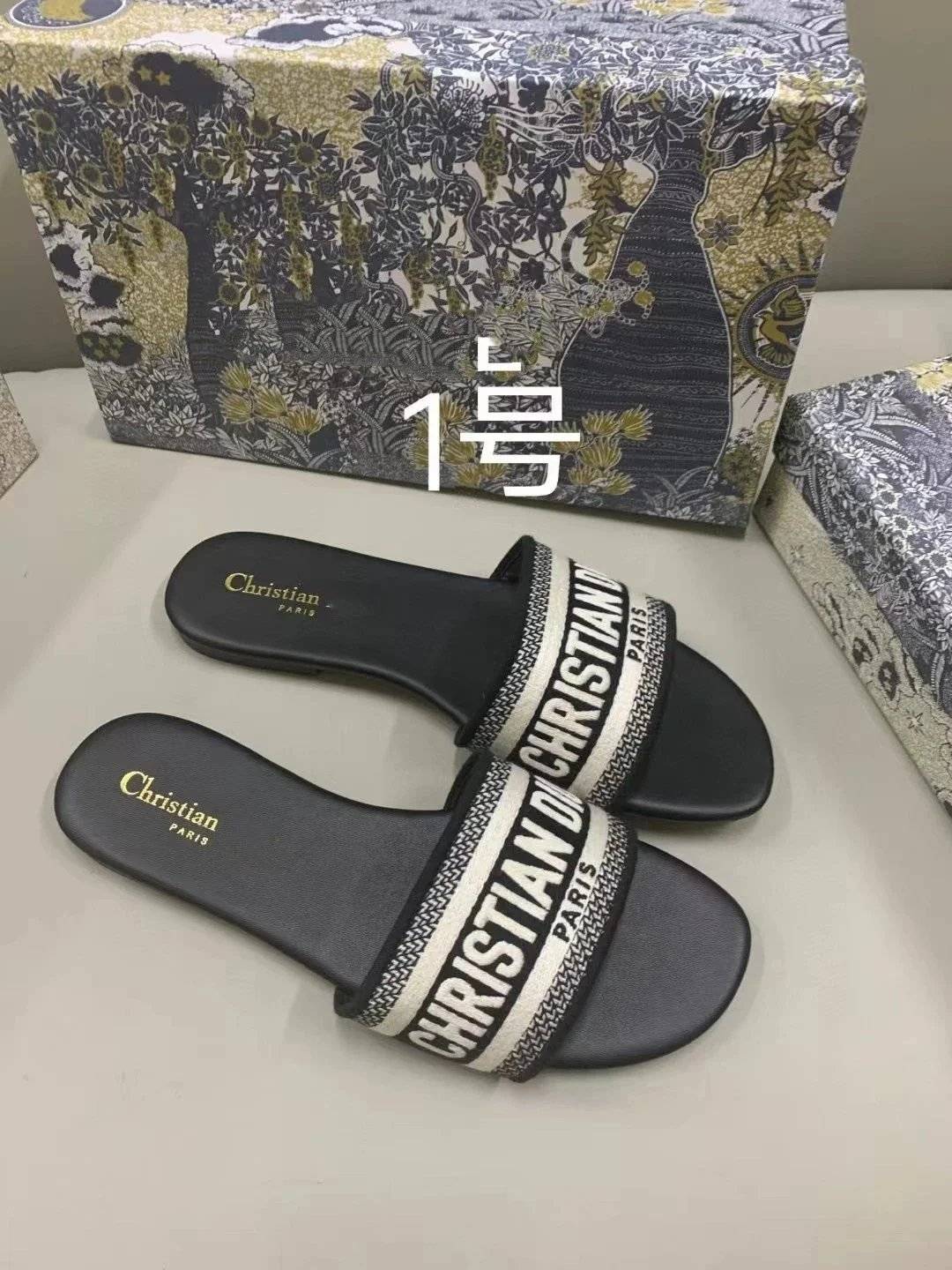 Burberry slippers - Thumbnail 8