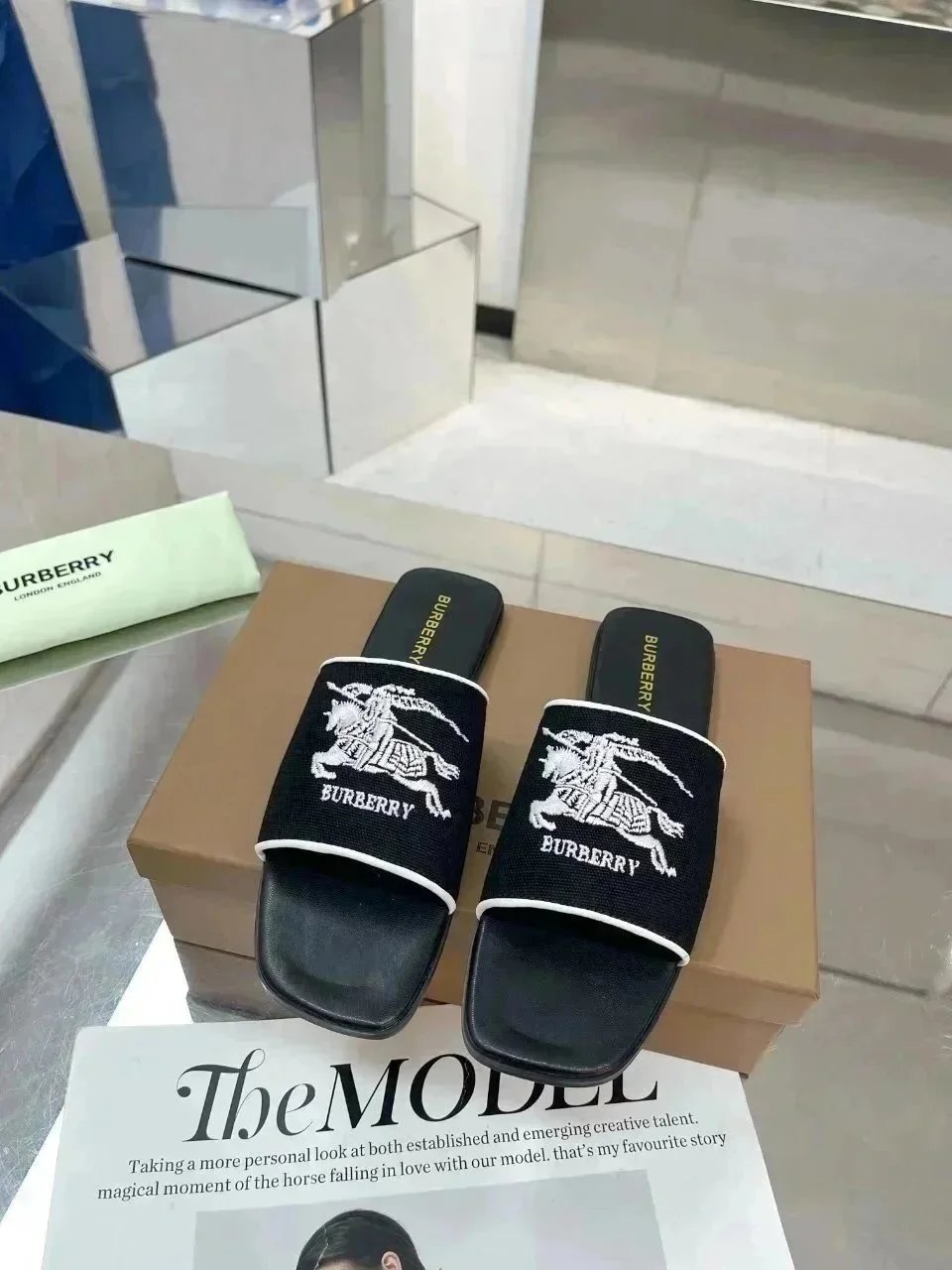 Burberry slippers Chanel Gucci slippers - Thumbnail 2