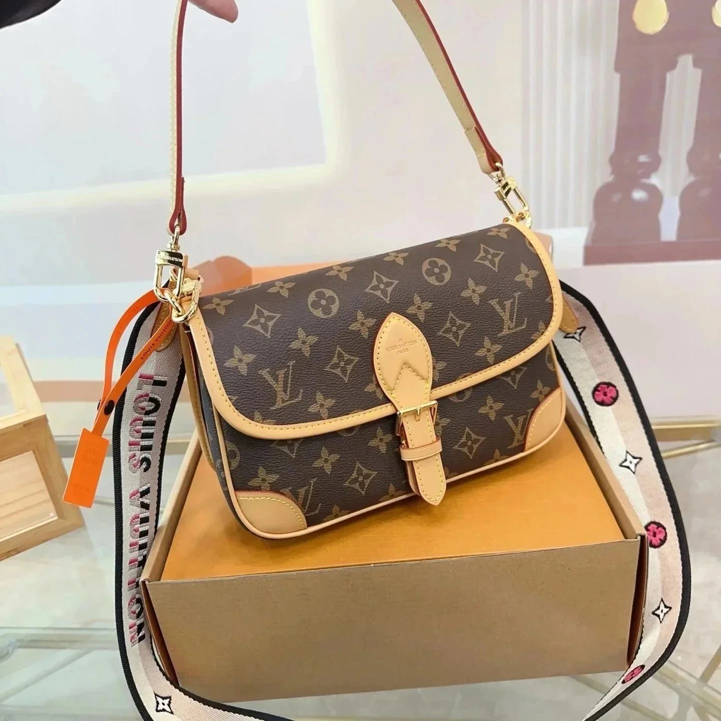 Louis Vuitton LV Messenger Genuine Leather Bag - Thumbnail 9