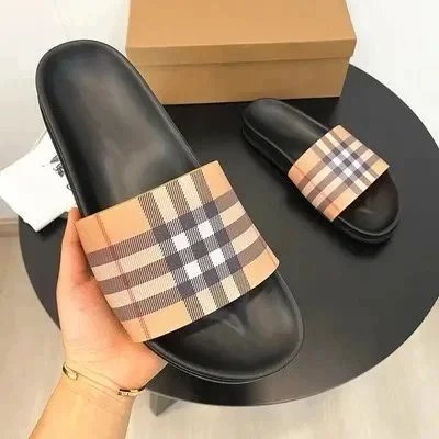 Burberry Slides - Thumbnail 3