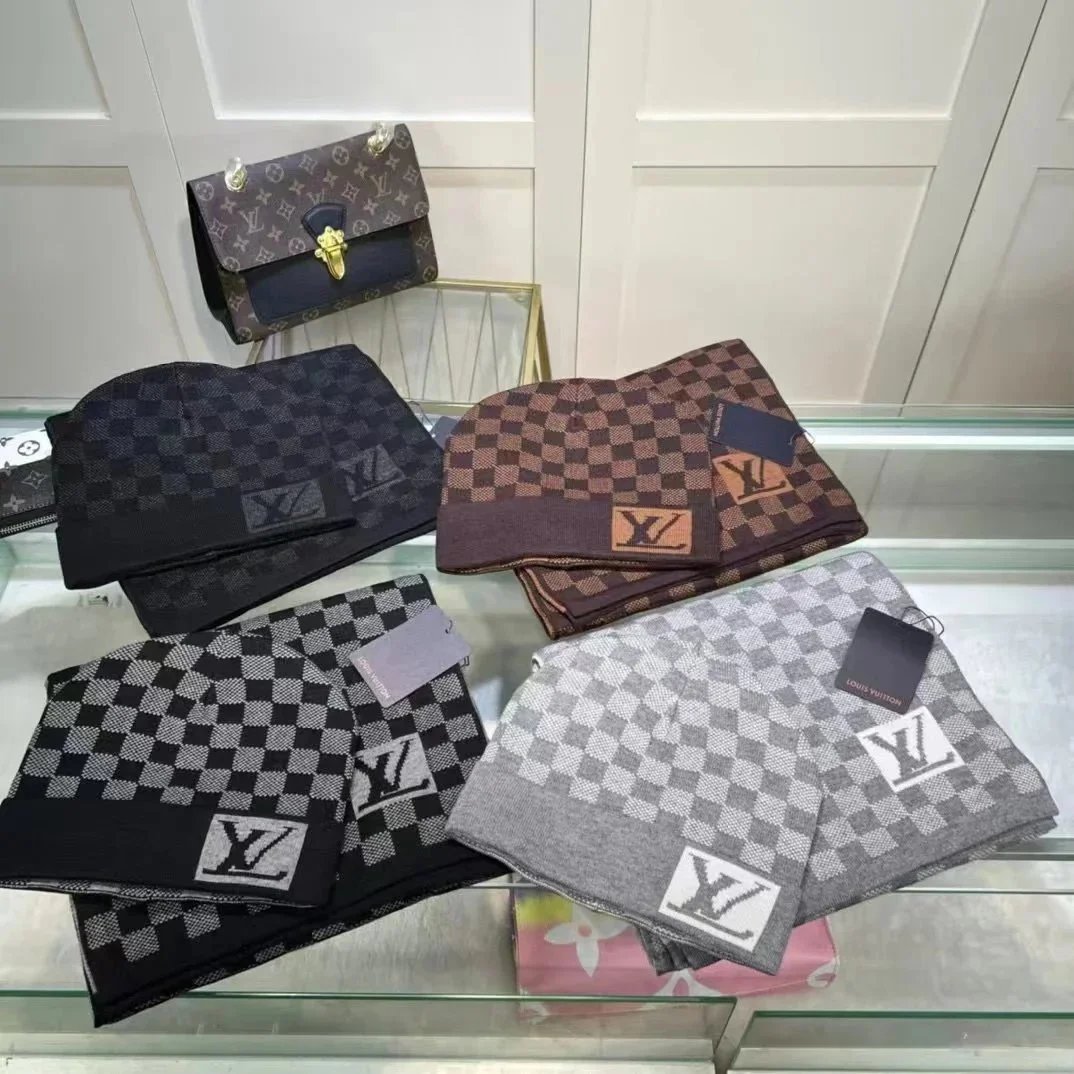 LV Louis Vuitton Beanie & Scarf - Thumbnail 3
