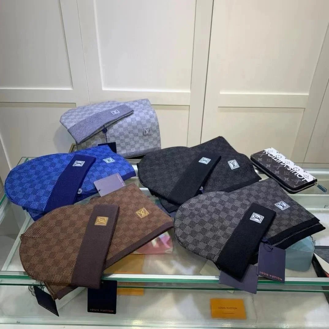 LV Louis Vuitton Beanie & Scarf - Thumbnail 4