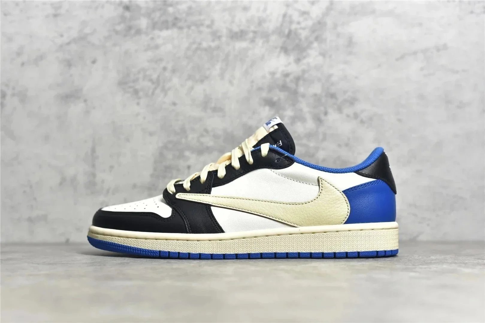 Jordan Air Jordan 1 Low - Thumbnail 3