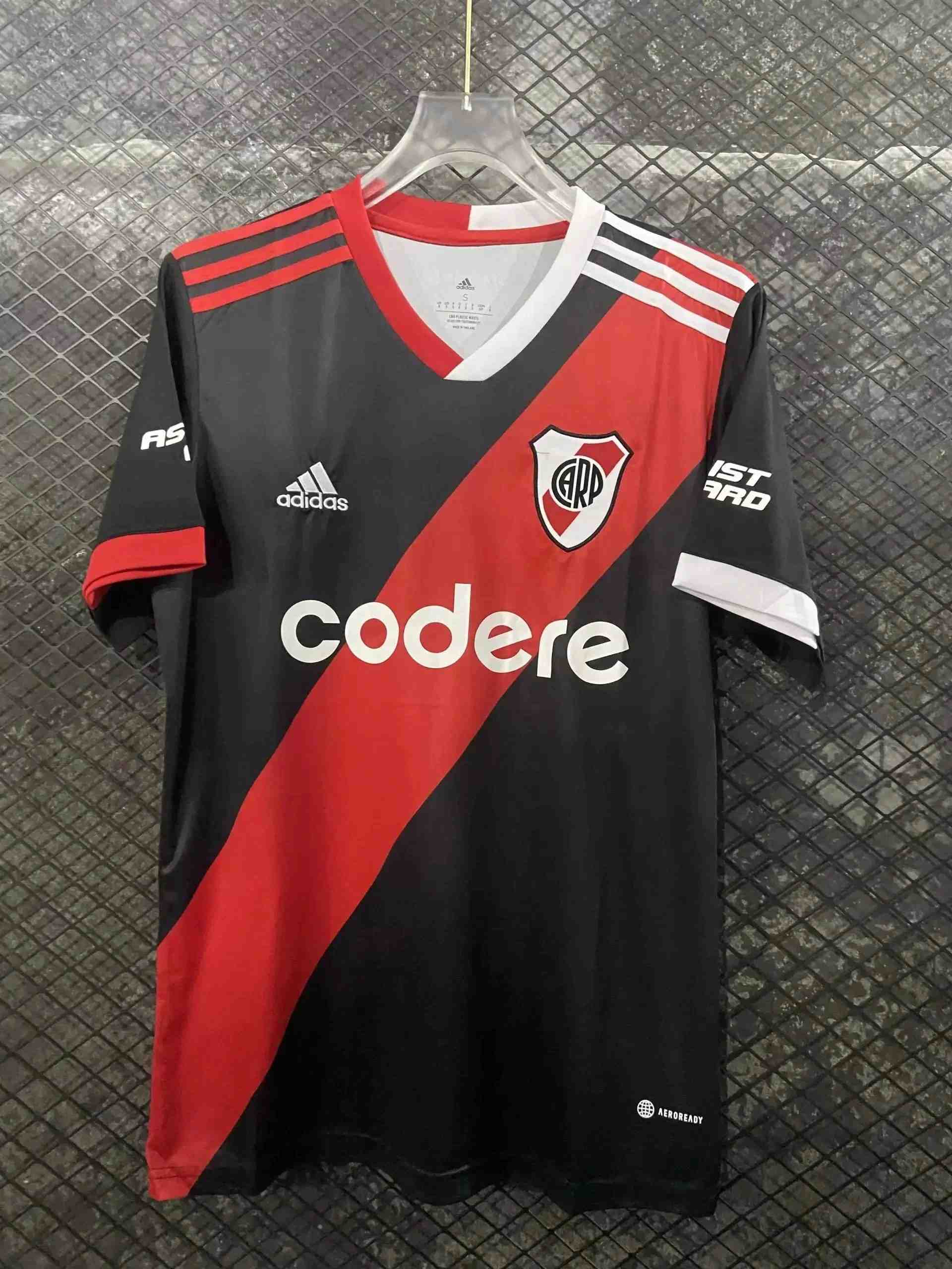 PUMA Manchester Short sleeve ( 40 + styles) - Thumbnail 15