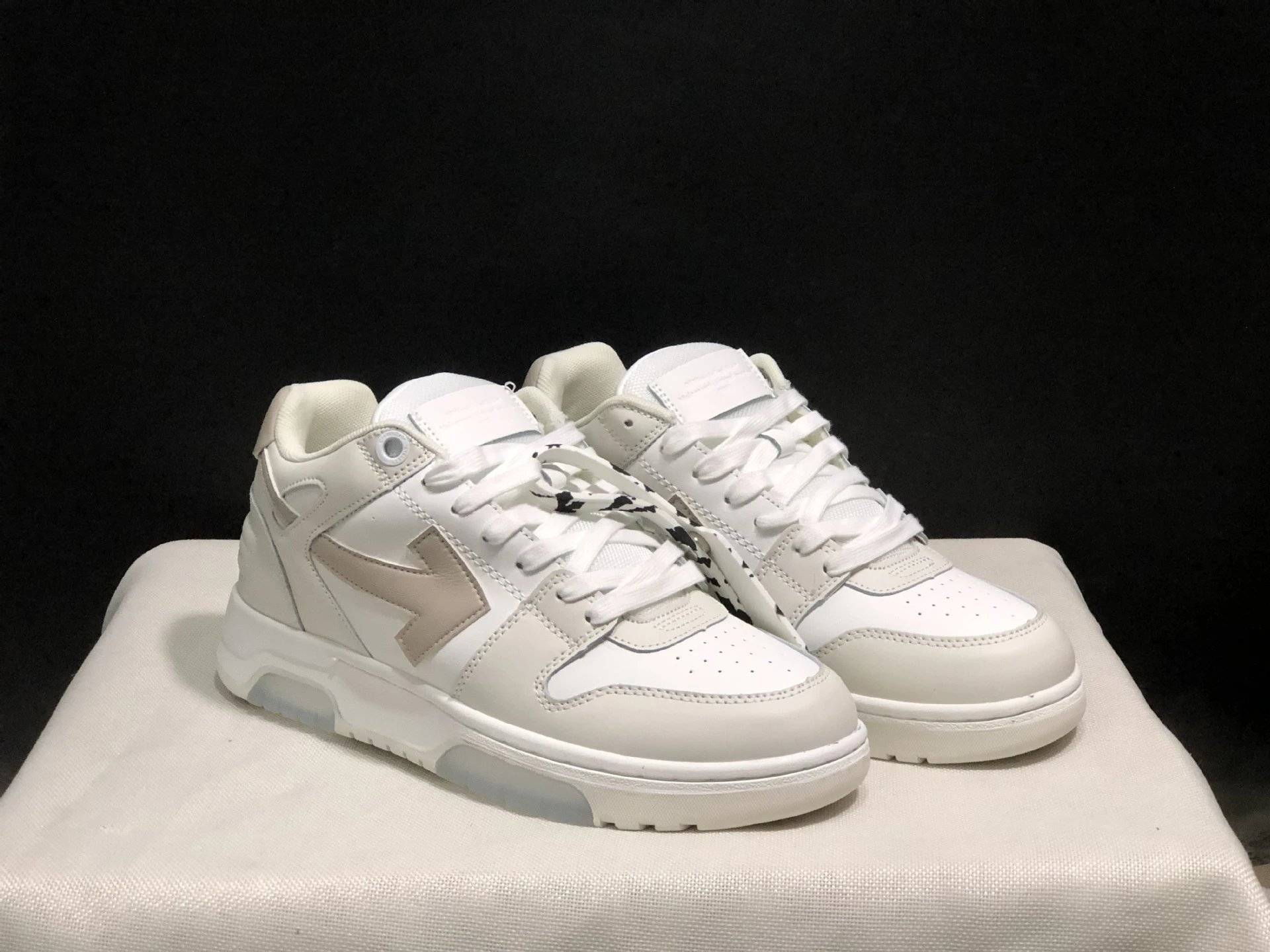 OFF White Shoes Sneakers ( 31 + styles) - Thumbnail 12