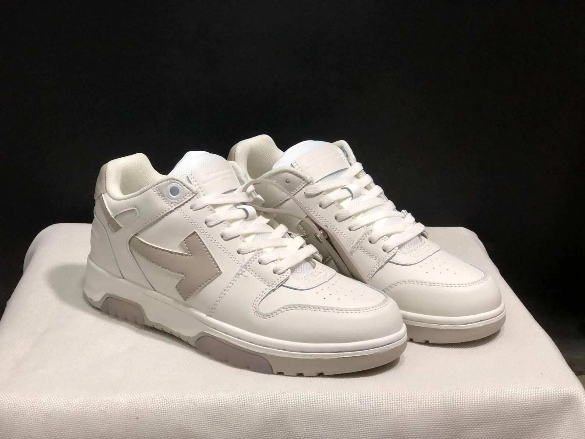 OFF White Shoes Sneakers ( 31 + styles) - Thumbnail 13