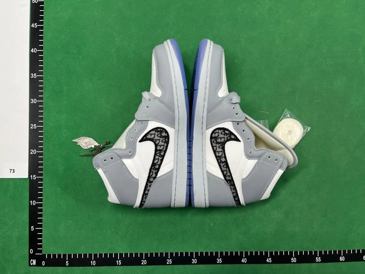 Air jordan1s - Thumbnail 2