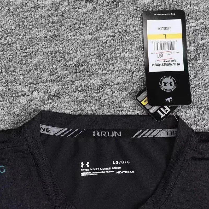 Under Armor short sleeves and shorts - Thumbnail 11