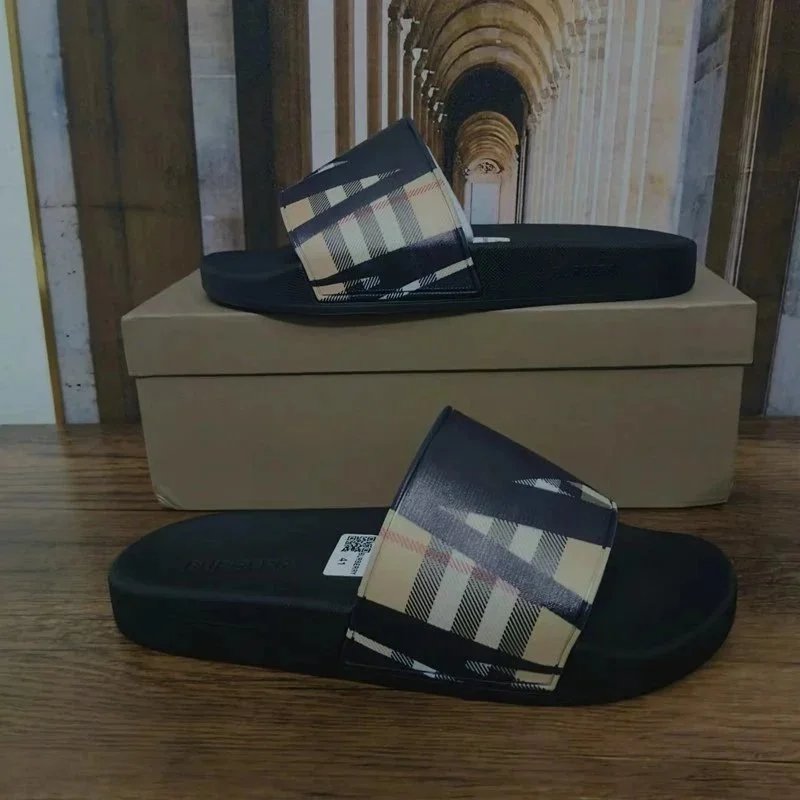 Burberry Slides - Thumbnail 12