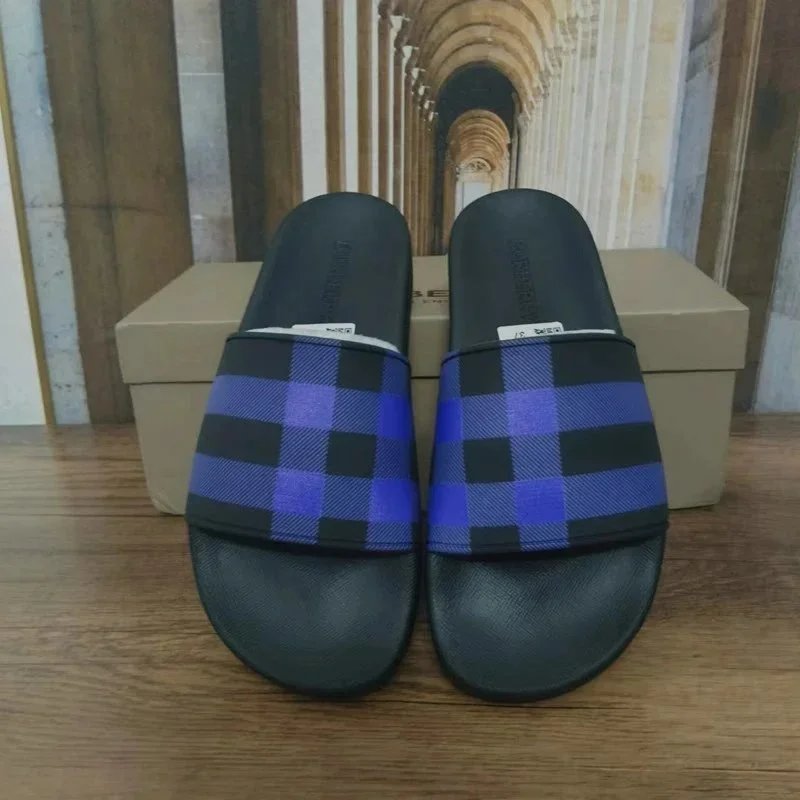 Burberry Slides - Thumbnail 6