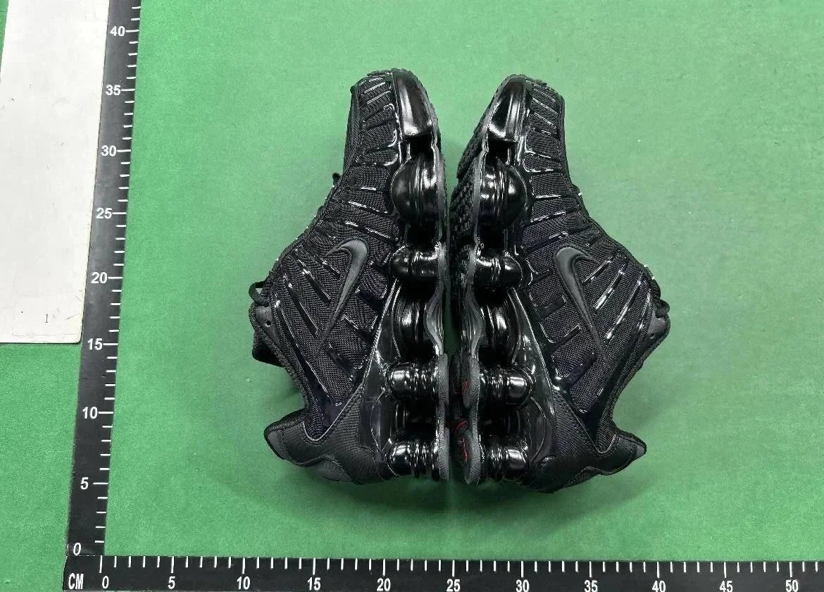 NIKE Shox TL shoes - Thumbnail 2