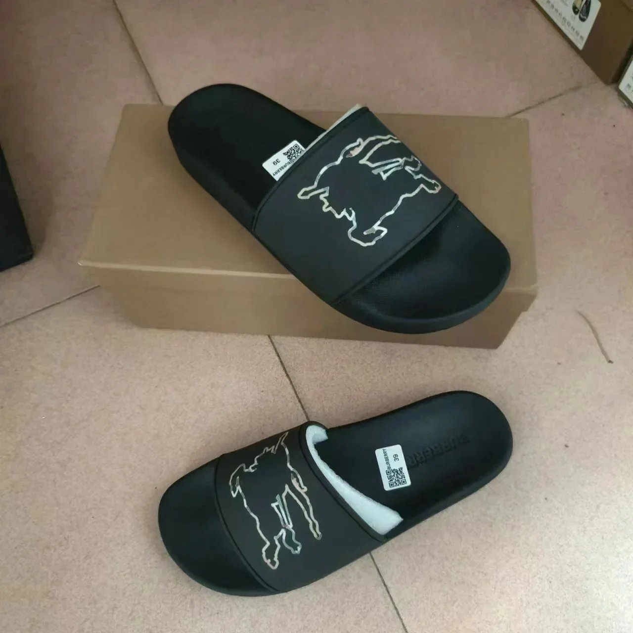 Burberry Slides - Thumbnail 12