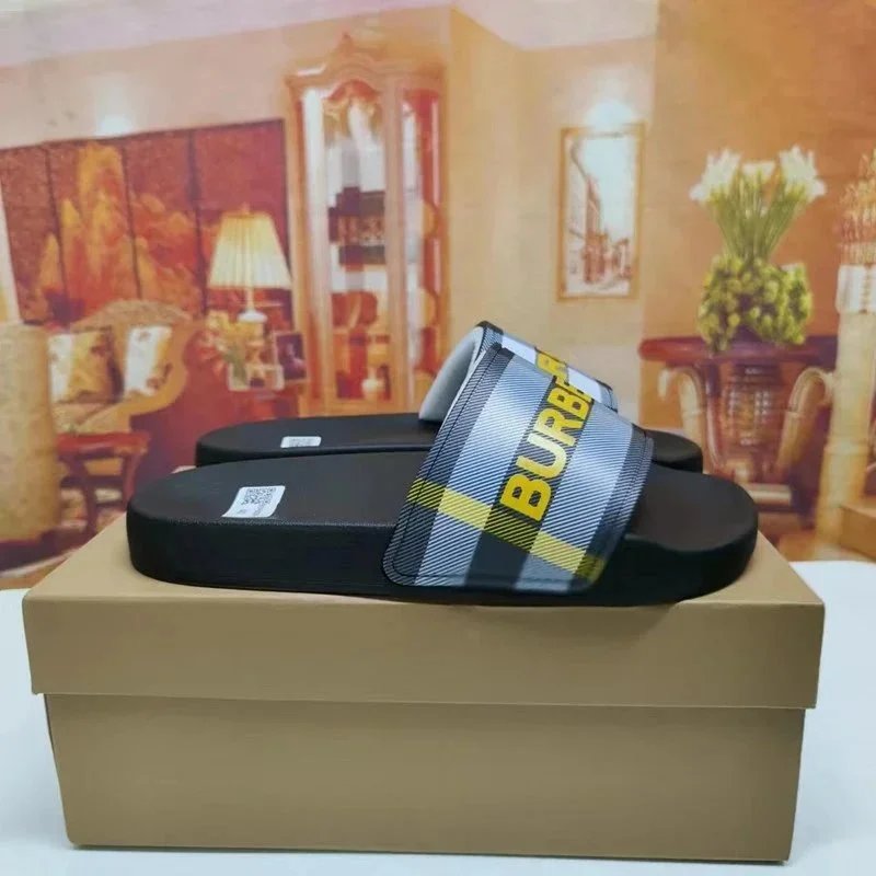 Burberry Slides - Thumbnail 13