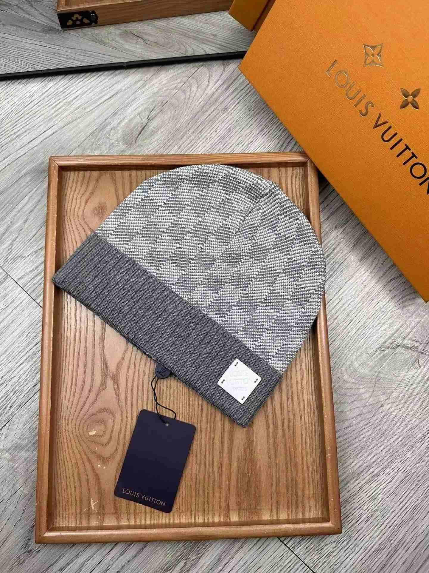 Louis Vuitton Monogram Beanie [20 styles] - Thumbnail 3