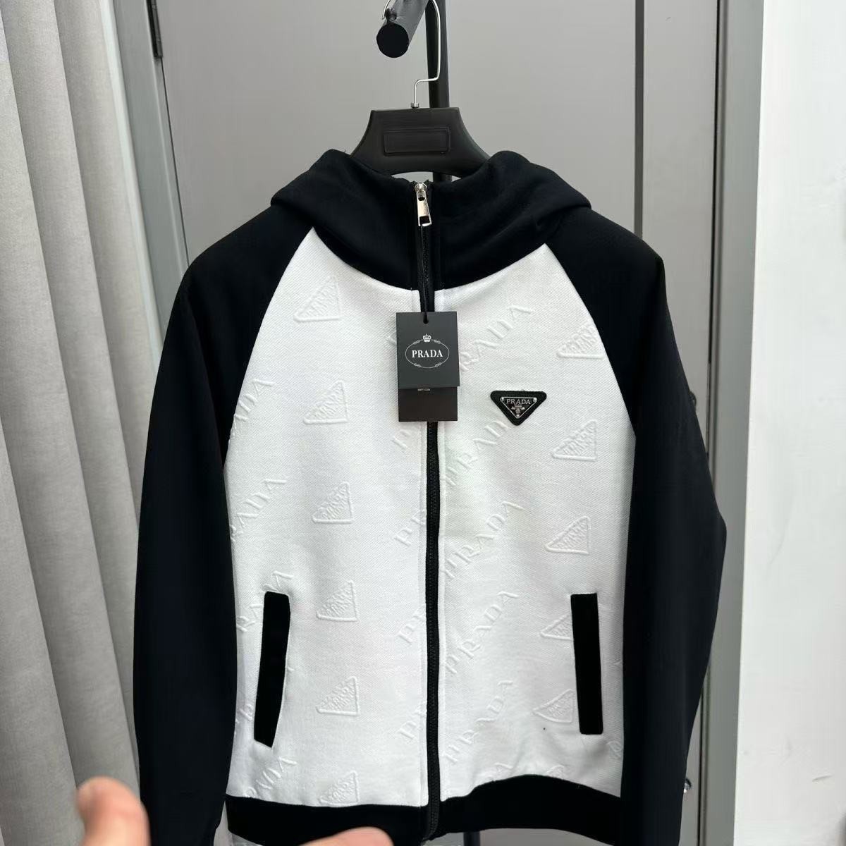 Prada Logo Sweatshirt [40 styles] - Thumbnail 5