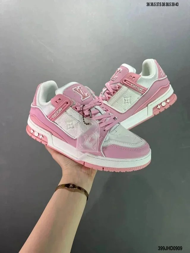 Louis Vuitton B22 Sneakers - Thumbnail 4