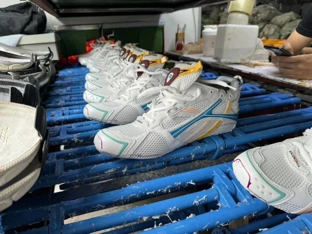 Balenciaga Track Sneakers - Thumbnail 2