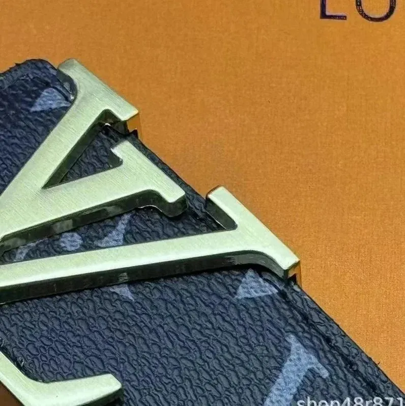 Black flower gold buckle