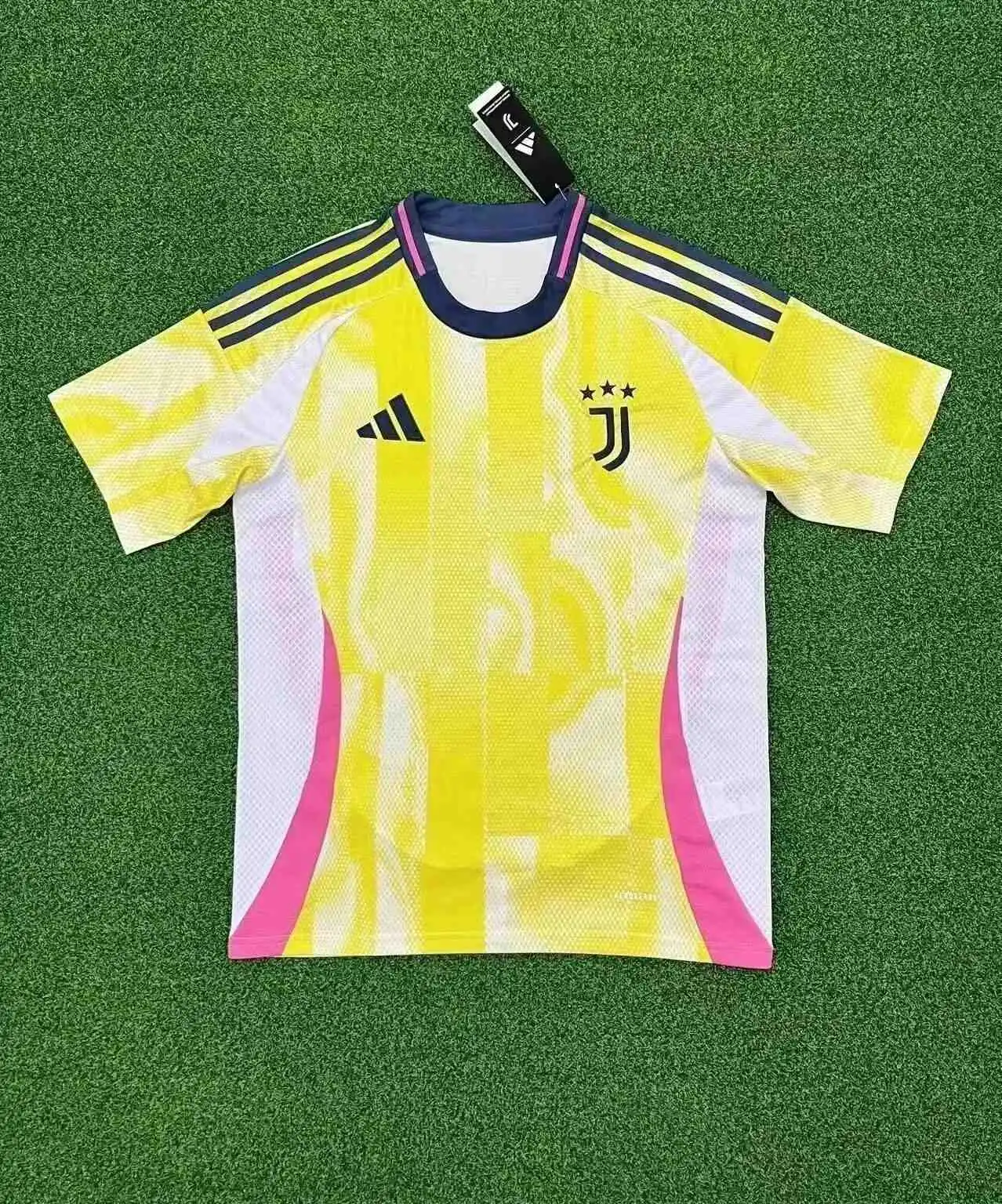 24-25 Juventus away game