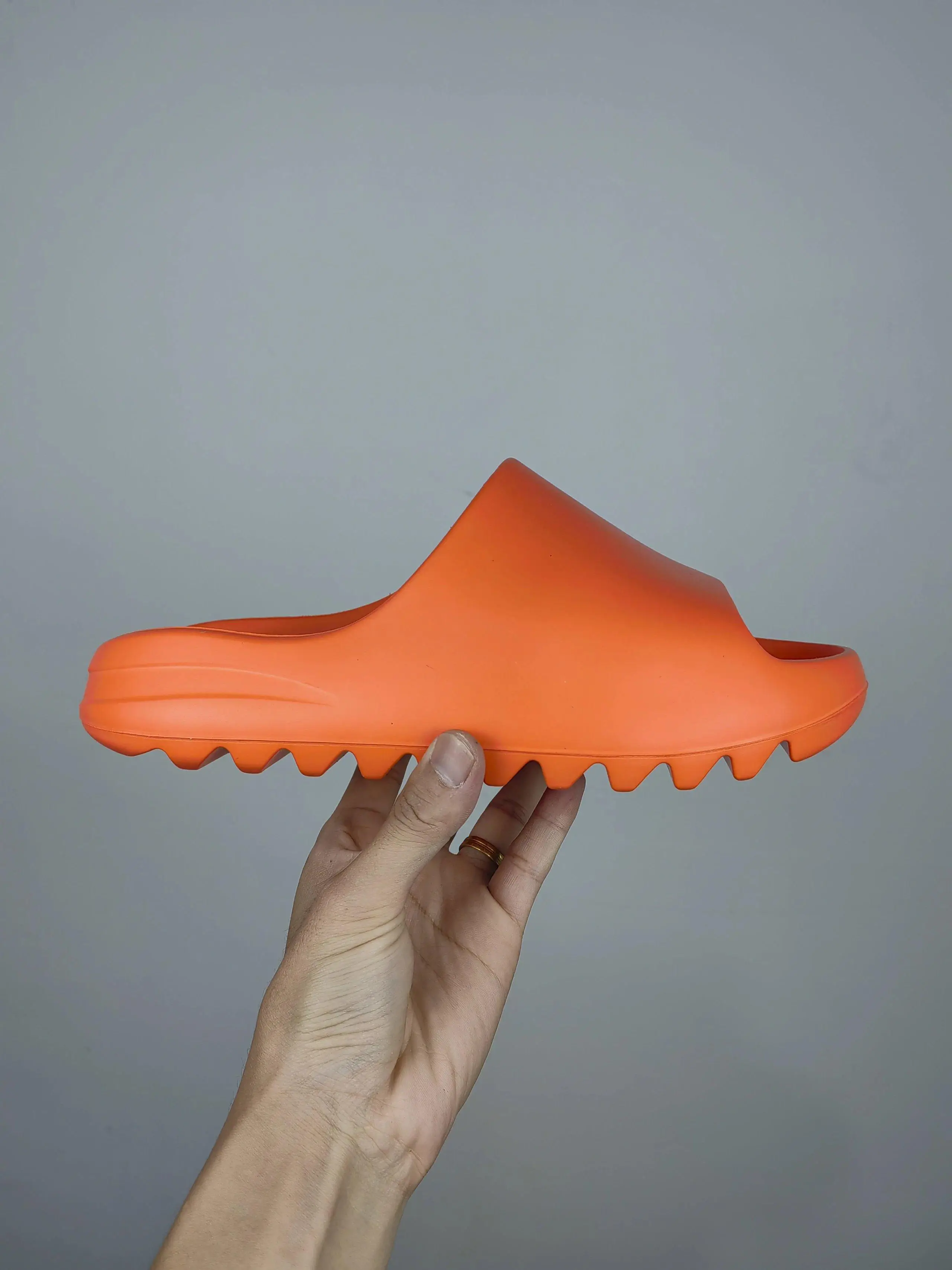 Orange glossy leather (GZ0953)