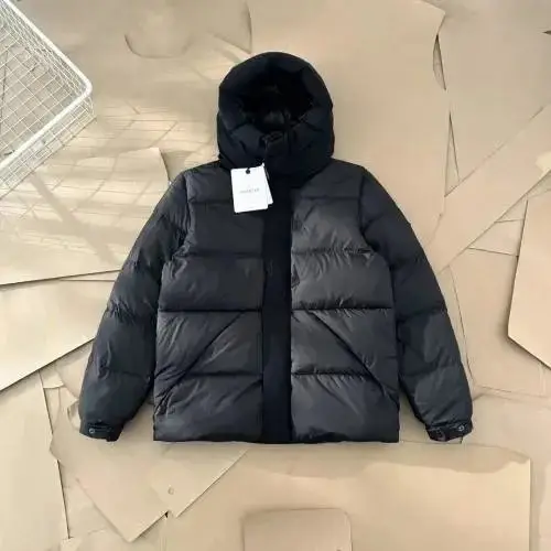 连帽短款羽绒服