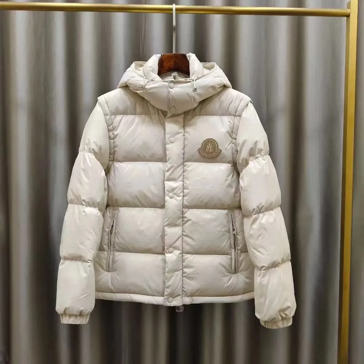 05- Off white detachable sleeves