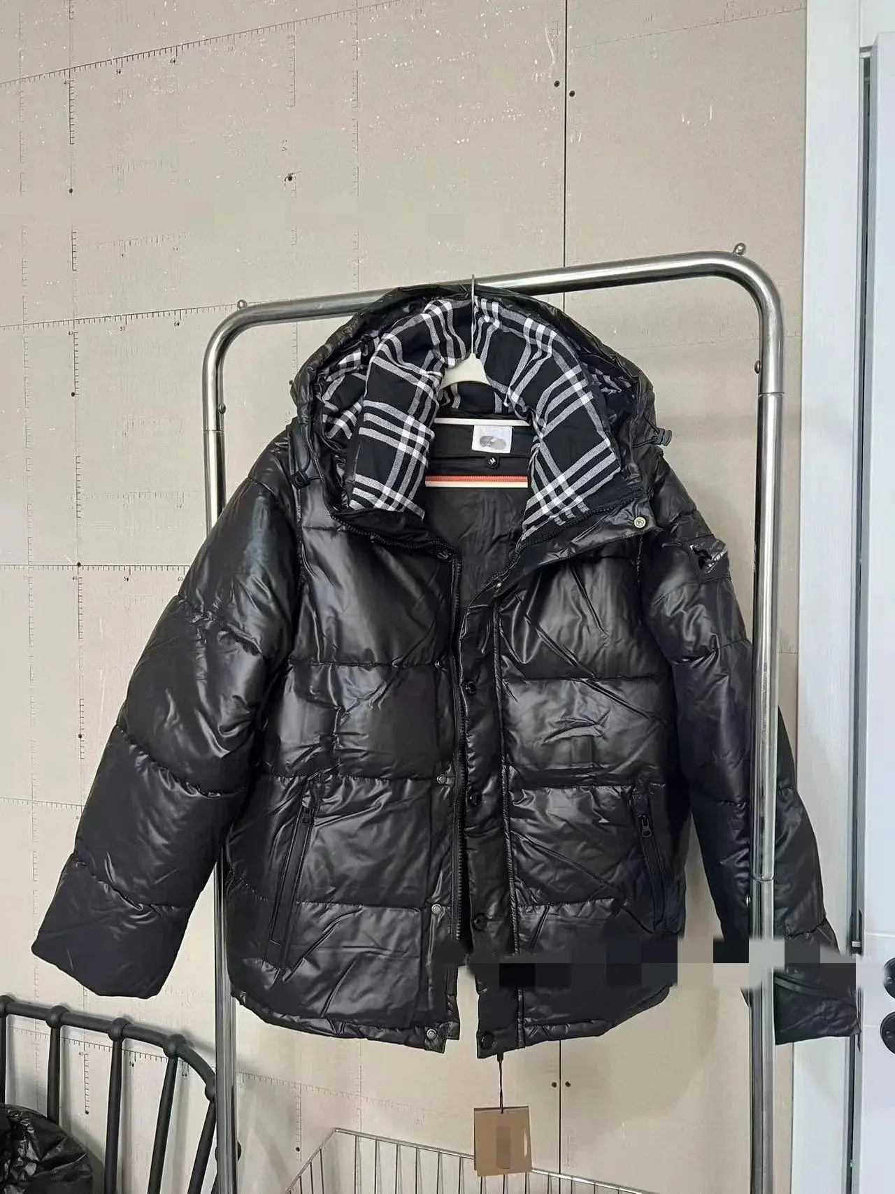 Black and white collar Burberry down jacket